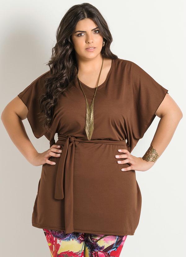 blusa marrom plus size