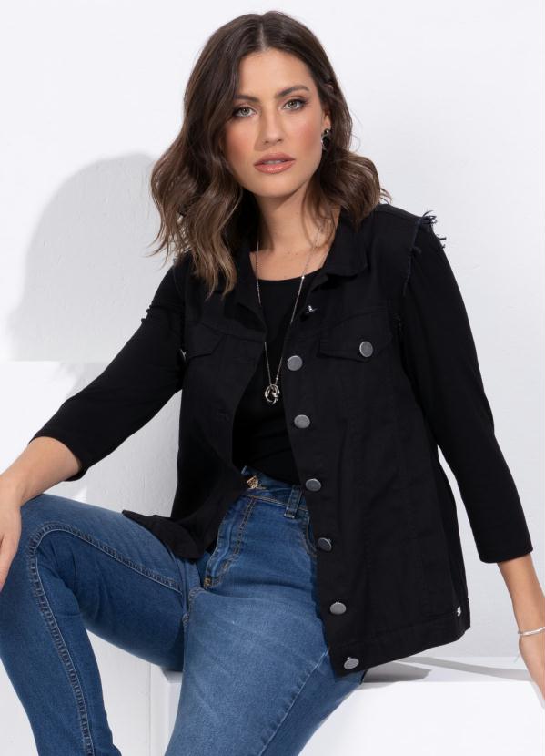 Colete (Preto) com Cavas Desfiadas Colete (Preto) com Cavas Desfiadas