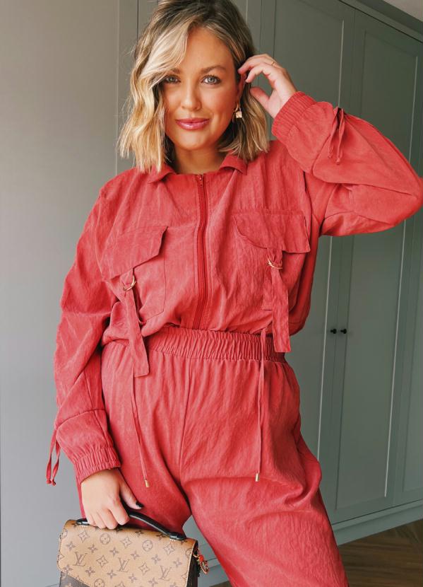 Jaqueta (Telha) com Cordel e Bolsos Jaqueta (Telha) com Cordel e Bolsos