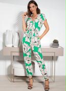 Macac�o Floral Fundo Verde em Viscose Plana