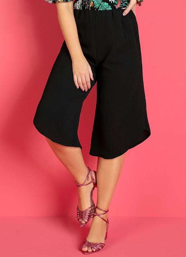 Calça Pantacourt (Preta) com Cintura Alta Calça Pantacourt (Preta) com Cintura Alta