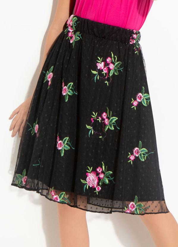 saia em tule bordado
