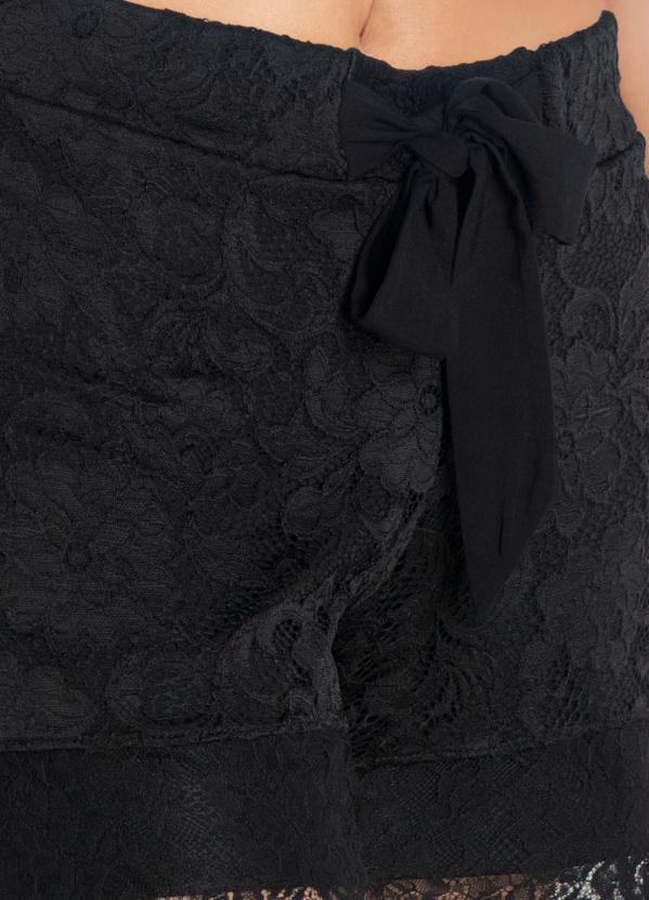 modelo de short com renda