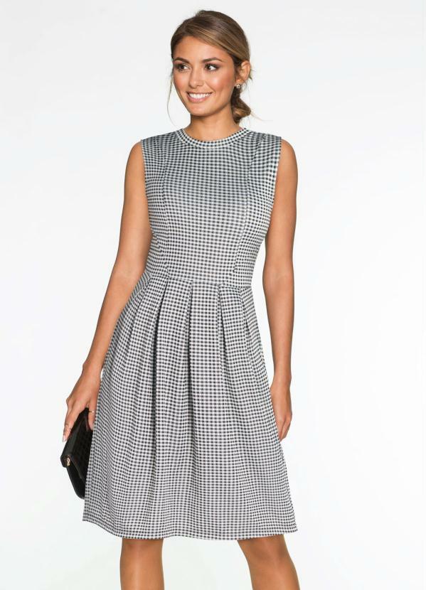 vestido em evasê