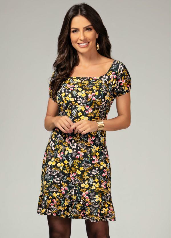 vestido preto grudado