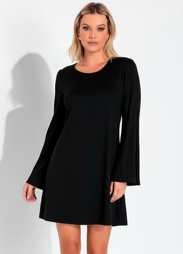 Vestido (Preto) com Mangas Plisadas