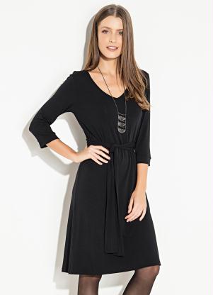 Vestido Quintess Clássico (Preto) com Faixa Vestido Quintess Clássico (Preto) com Faixa