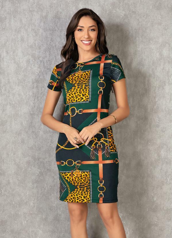 vestido tubinho com sobretudo