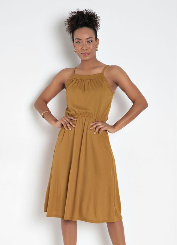 Vestido (Caramelo) com Franzido no Decote Vestido (Caramelo) com Franzido no Decote