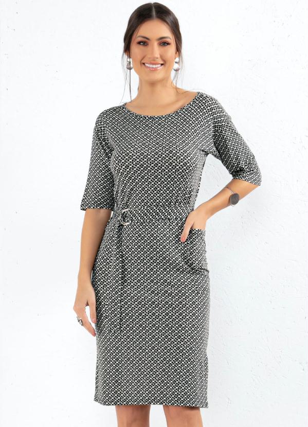 Vestido (Geométrico Preto) com Bolsos e Faixa Vestido (Geométrico Preto) com Bolsos e Faixa