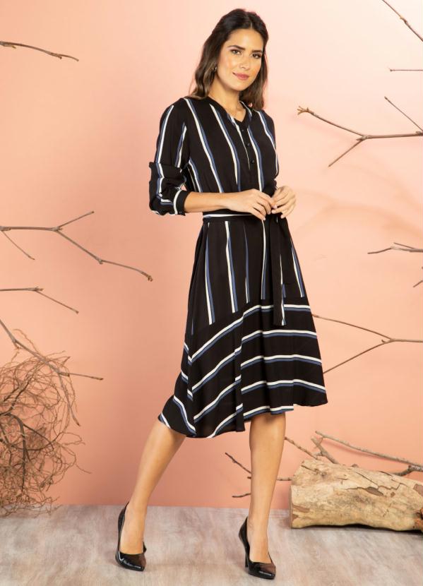 Vestido (Listrado) com Faixa na Cintura e Babado