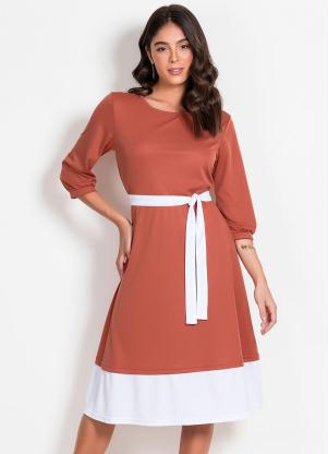Vestido (Marrom) com Recorte Moda Evangélica Vestido (Marrom) com Recorte Moda Evangélica