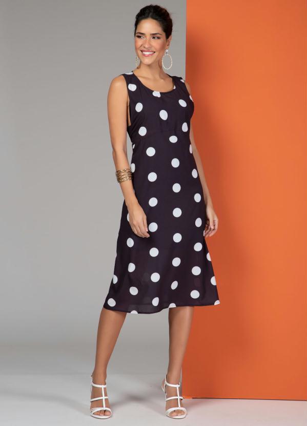 vestido midi com abertura na frente