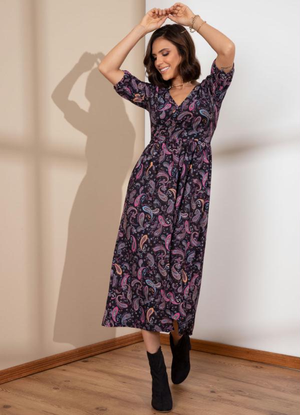 Vestido (Paisley Preto) Transpassado Mangas 3/4 Vestido (Paisley Preto) Transpassado Mangas 3/4