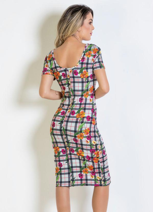 vestido xadrez com flores