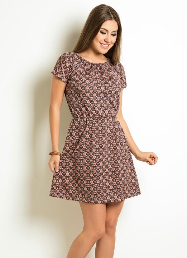 vestido franzido no decote