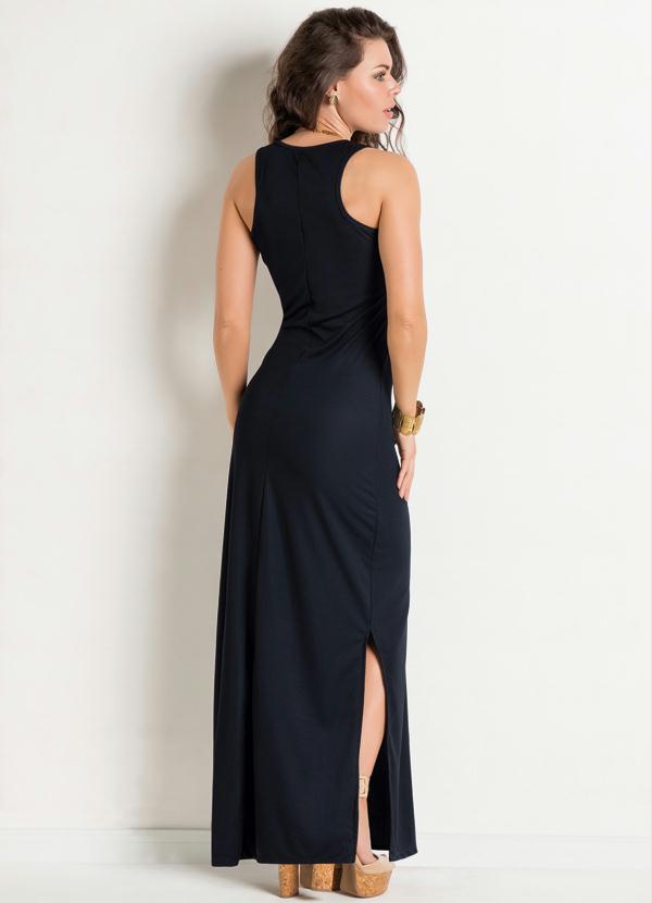 vestido longo preto com fenda lateral