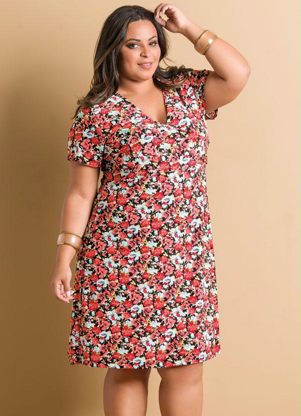 Vestido Decote Transpassado Flores Plus Size Marguerite