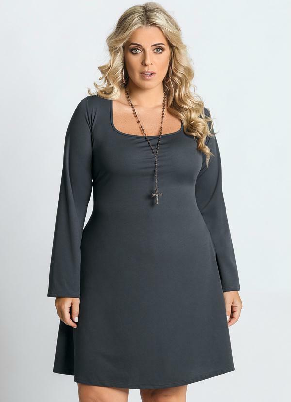 vestido cinza plus size