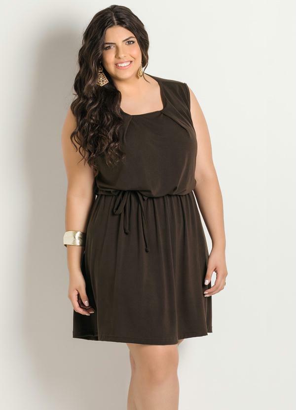 vestido marrom plus size