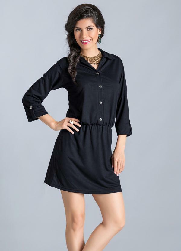 vestido preto de botoes