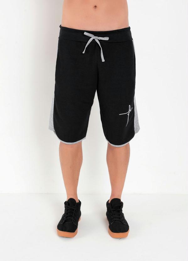 Bermuda (Preta) com Bolsos Funcionais