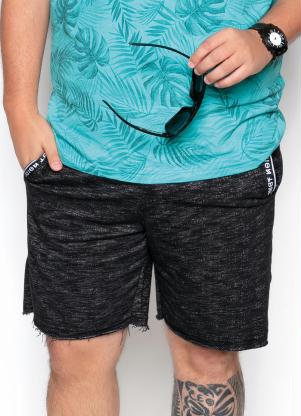 Bermuda (Preta) com Cadar�o nos Bolsos Plus Size
