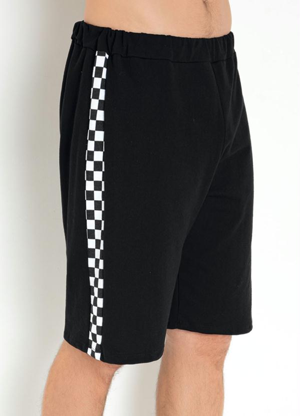 Bermuda (Preta e Quadrados) com Bolsos Funcionais Bermuda (Preta e Quadrados) com Bolsos Funcionais