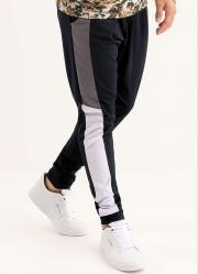 Cal�a Preta Jogger com Bolsos