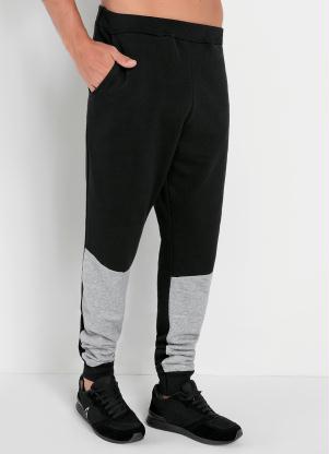 Cal�a (Preta) com Bolsos