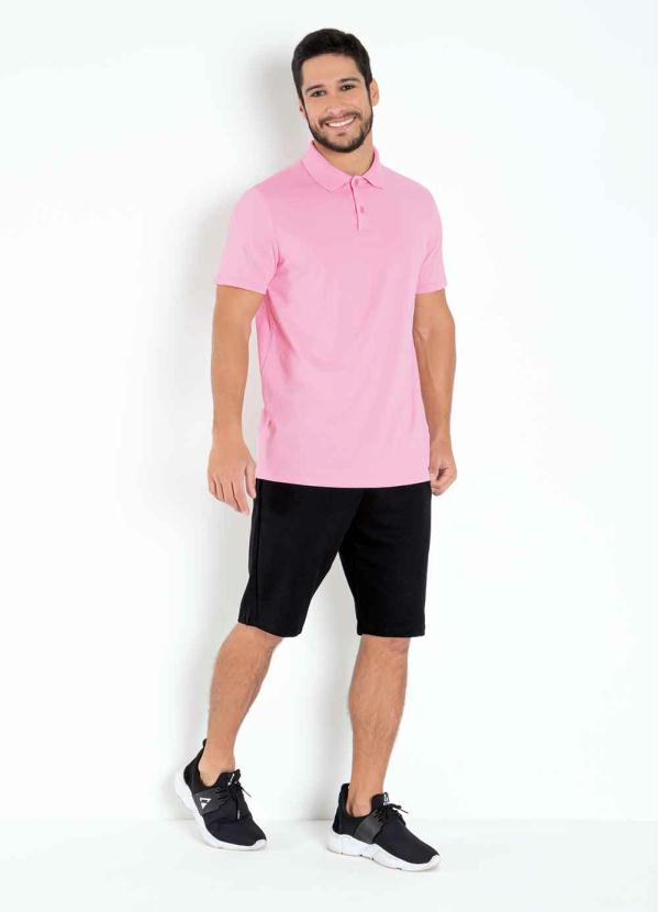camisa rosa com bermuda