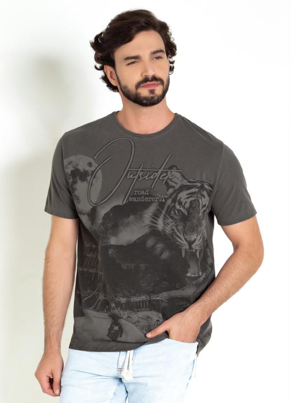 Camiseta (Chumbo) com Frente Inteira Estampada Camiseta (Chumbo) com Frente Inteira Estampada