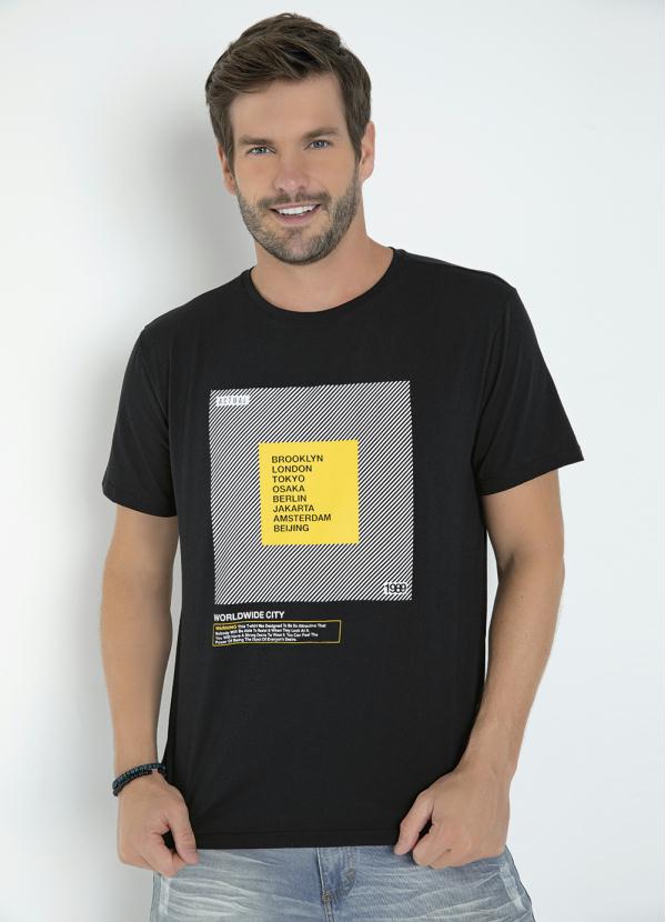 Camiseta (Preta) com Estampa na Frente