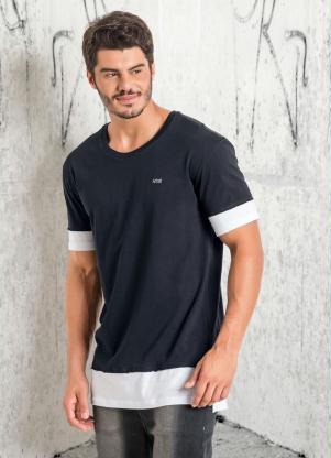 Camiseta Efeito de Sobreposi��o (Preta e Branca)