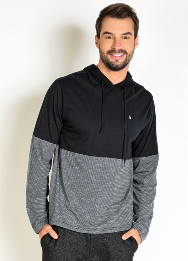 Camiseta (Preta) Mangas Longas com Capuz e Recorte Camiseta (Preta) Mangas Longas com Capuz e Recorte