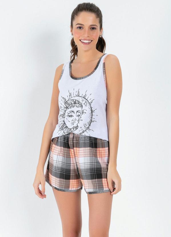 Pijama Curto com Estampa Frontal (Branco e Xadrez)