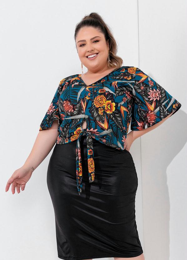 Blusa (Floral Verde) com Amarração Plus Size Blusa (Floral Verde) com Amarração Plus Size