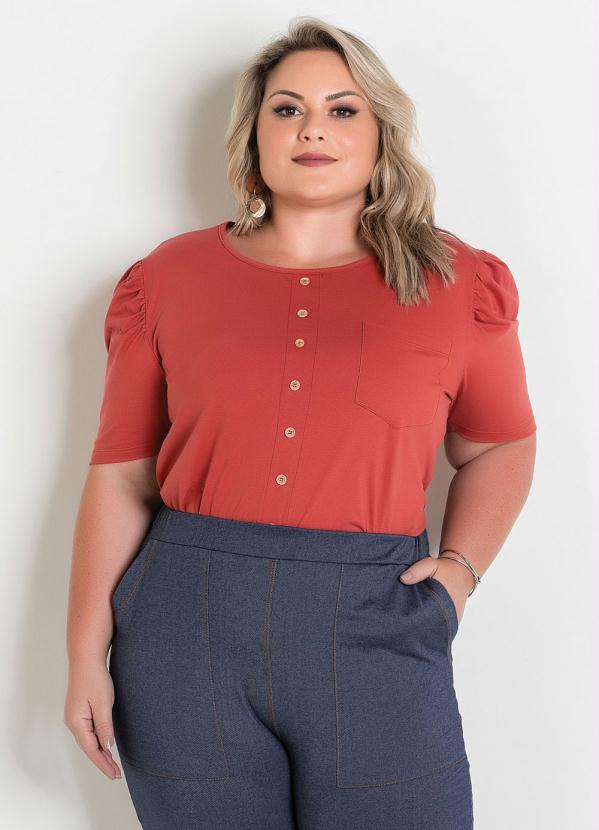 Blusa (Terracota) com Bolso e Bot�es Plus Size
