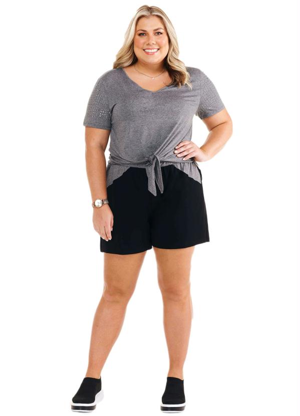 blusa com amarração na frente plus size