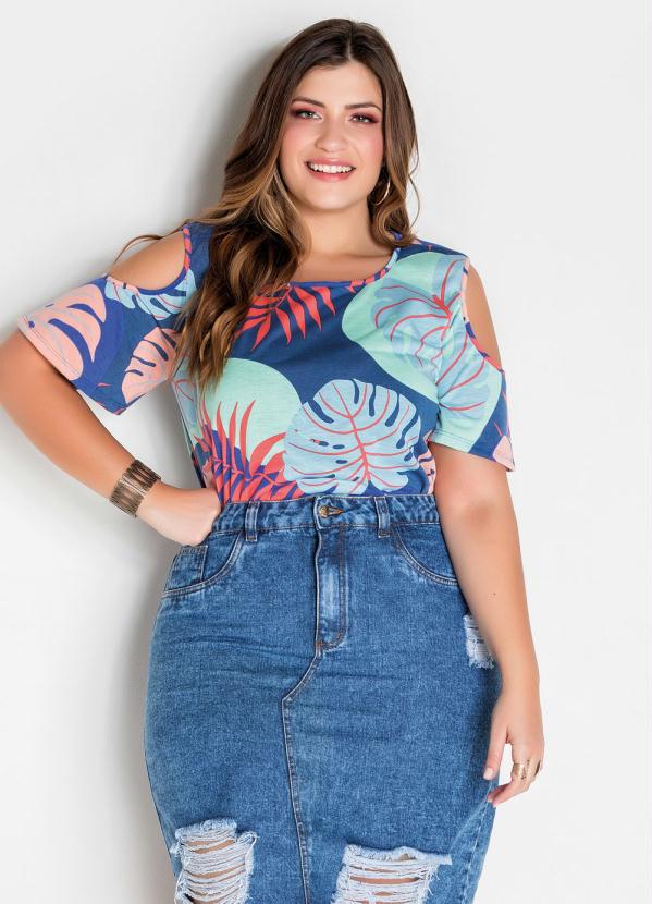 Blusa (Folhagem) com Ombros Vazados Plus Size Blusa (Folhagem) com Ombros Vazados Plus Size