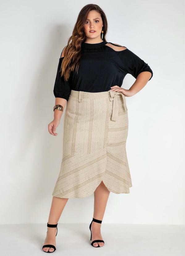 Blusa Plus Size (Preta) com Ombros Vazados Blusa Plus Size (Preta) com Ombros Vazados