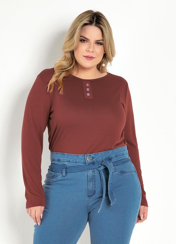 Blusa (Ferrugem) com Bot�es Decorativos Plus Size