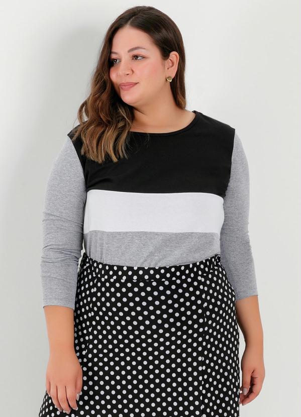 Blusa (Mescla) com Recortes na Frente Plus Size Blusa (Mescla) com Recortes na Frente Plus Size