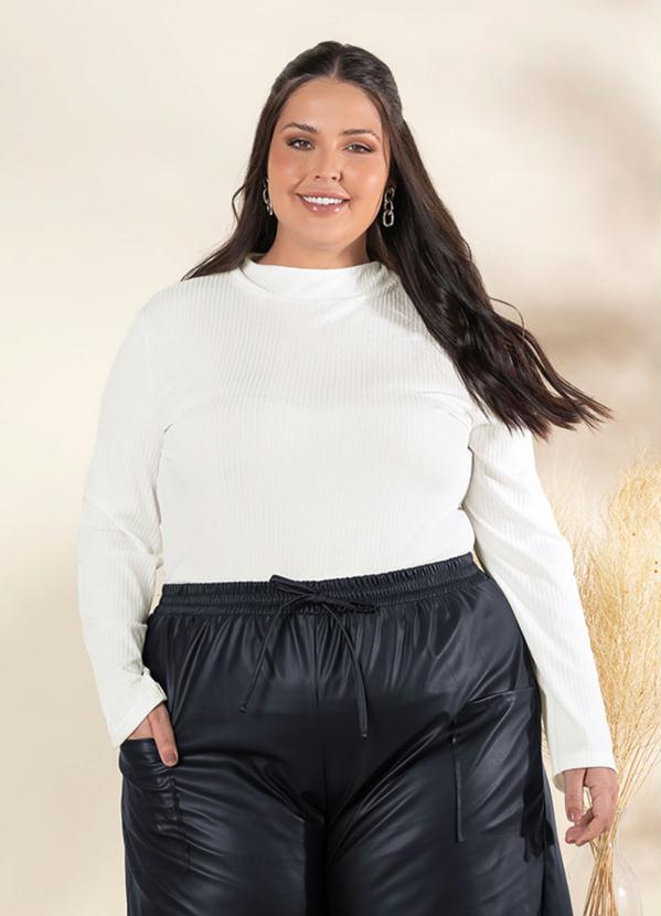 Blusa Plus Size (Off White) com Gota