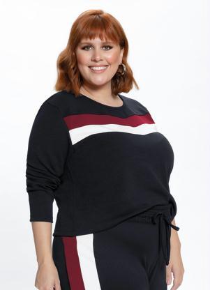 Blusa Plus Size (Preta) com Recortes Frontais