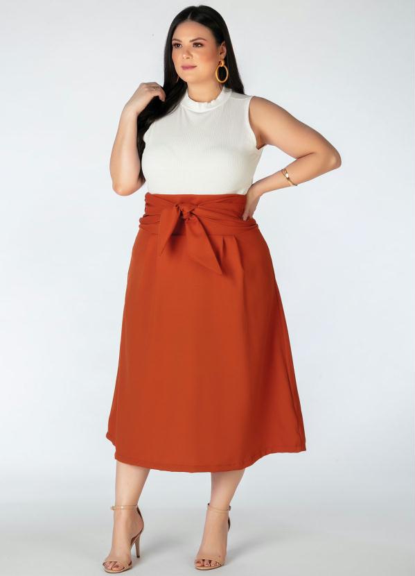 Blusa Plus Size (Branca) com Gola Blusa Plus Size (Branca) com Gola