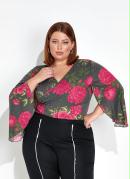 Body Floral Preto com Transpasse Plus Size