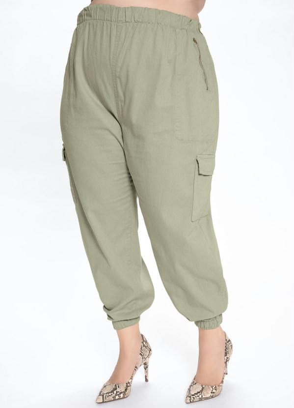 Cal�a Plus Size (Verde Claro) com Bolsos Cargos