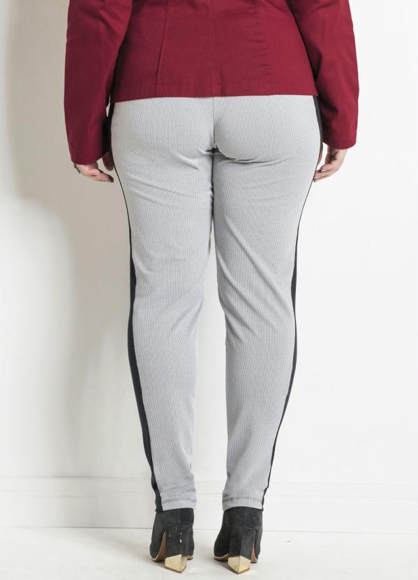 calca branca plus size