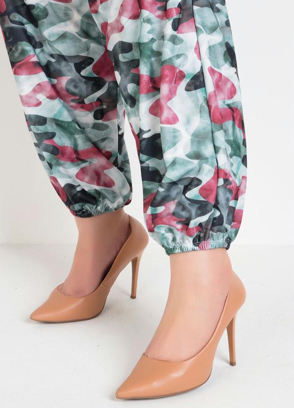 calça jogger camuflada plus size